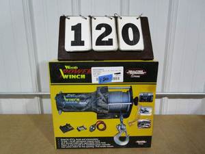 lot 120 image: Wood Power 3000 lb Winch - Realtree