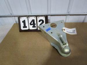 lot 142 image: Coupler Fulton Class IV