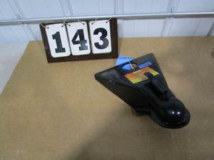 lot 143 image: Acme Class IV A-Frame Coupler