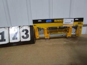 lot 173 image: DeWalt 4 pc Bar Clamp Set