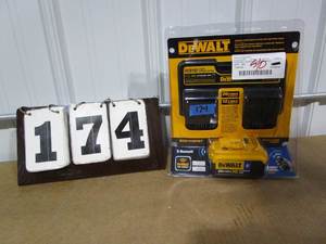 lot 174 image: DeWalt Jobsite Charging Station