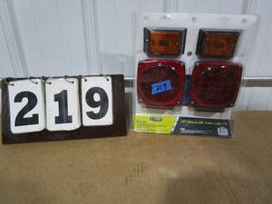 lot 219 image: Stark 12V Deluxe LED Trailer Light Kit