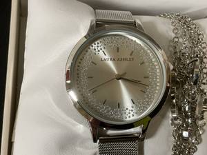 lot 94 image: Laura Ashley Womens Watch 5 Piece Set Silver