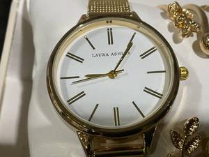lot 98 image: Laura Ashley Womens Watch set Western bracelets Gift Set 5pc Gold