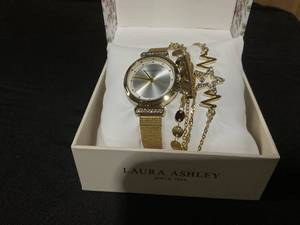 lot 99 image: Laura Ashley Womens Watch set Gold 5pc
