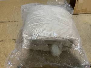 lot 143 image: Faux Rabbit Fur Throw Blanket 90x90in