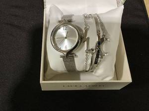 lot 86 image: Laura Ashley Womens Watch set Silver 5pc (Has A Bit Of Glue Around Diamond)