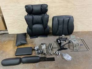 lot 42 image: Black Office Chair