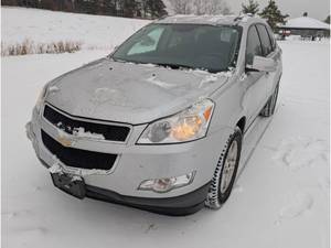 lot 2 image: 2011 Chevrolet Traverse LT