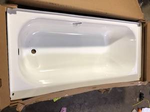 lot 43 image: Bootz Industries Maui 60 in. x 30 in. Alcove Soaking Bathtub with Left Drain in White  Customer Returns See Pictures