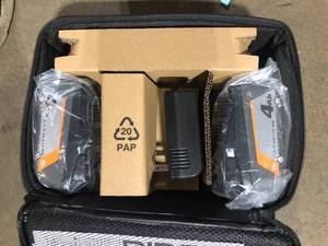 lot 3 image: Ridgid 18V (2) 4 Ah  Batteries and Chargers Customer Returns See Pictures