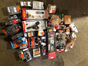 lot 25 image: Lot of assorted Door handles various models and conditions customer returns review pictures