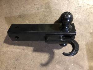 lot 37 image: TowSmart Up to 14,000 lb. 1-78 in., 2 in, and 2-516 in. Ball Diameters Adjustable Trailer Tri-Ball Mount with Hook   Customer Returns See Pictures