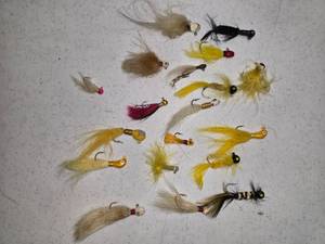 lot 10 image: 19 fliesjigs vintage