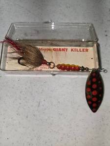 lot 6 image: Mepps Giant Killer Lure