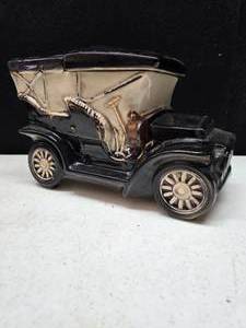 lot 67 image: Old truck Cookie Jar