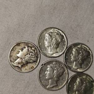 lot 49 image: Lot of 5 Mercury Dimes 10c