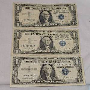 lot 61 image: (3)1957 Series $1 Silver Certificate