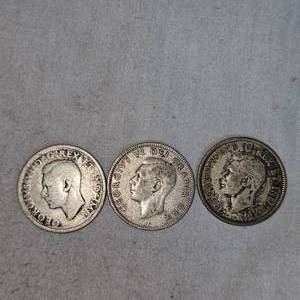 lot 66 image: (3) Canadian Silver 25c