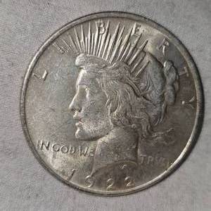lot 84 image: 1922 Peace $1