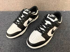 lot 42 image: Nike Dunk Lows - Womens 8.5 Mens 7