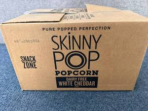 lot 159 image: 12 Bags Of Skinny Pop White Cheddar Popcorn