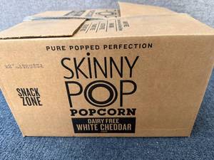 lot 160 image: 12 Bags Of Skinny Pop White Cheddar Popcorn