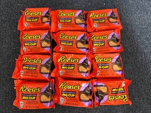 lot 196 image: 12 ReeseS Lava Cups