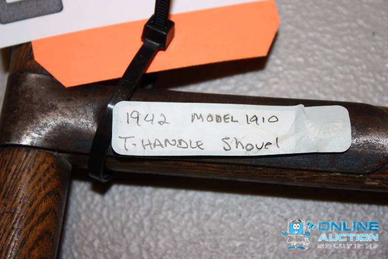 lot 167 image: Model 1910 T-Handle Shovel wCanvas Cover 1942.