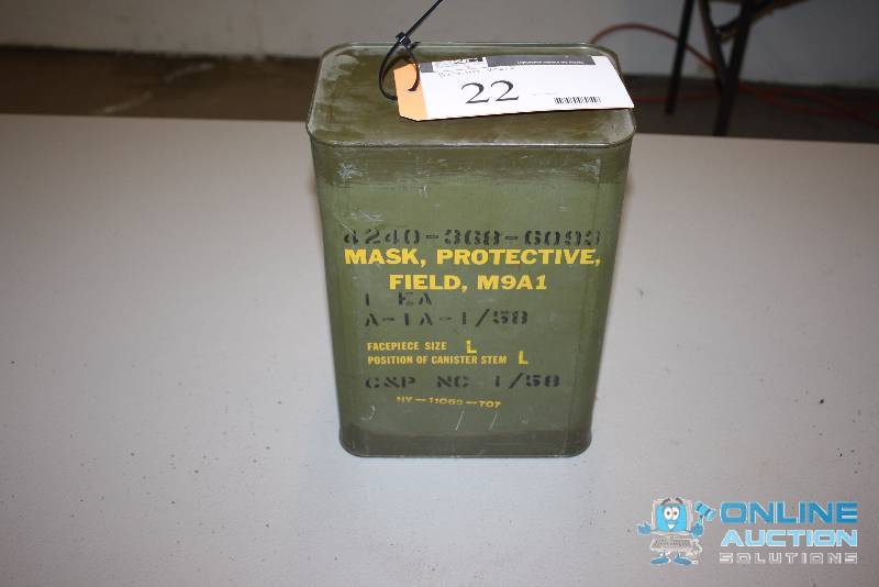 lot 22 image: Military Protective Field Mask M9A1 Facepiece Size L C & P NC 158 Includes Container.