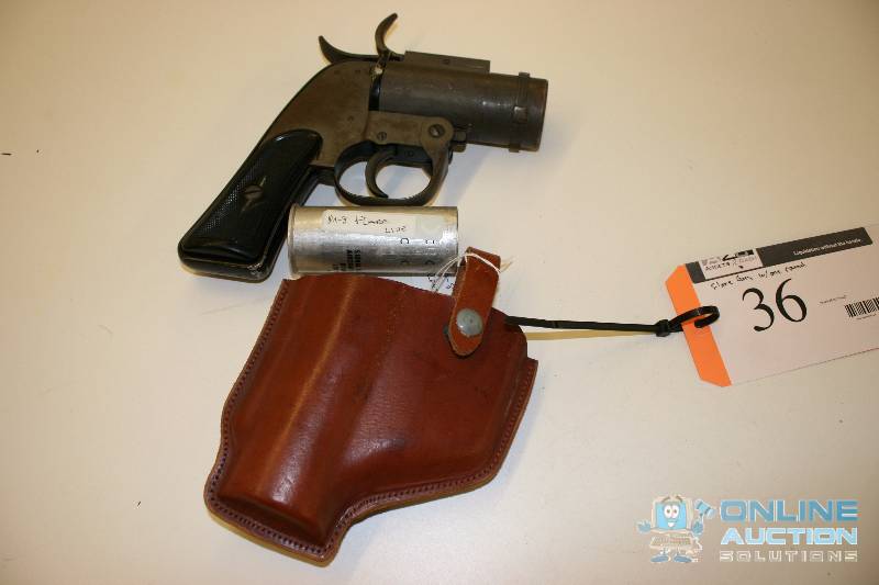 lot 36 image: M-8 Flare Gun wFlare & Holster.