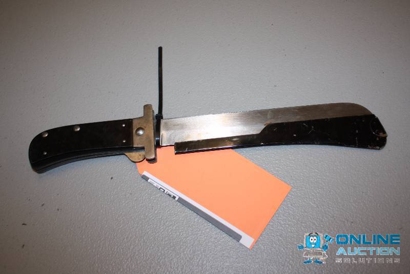lot 48 image: Military Camillus 10 Knife 10 Blade.