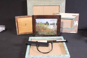 lot 16B image: Collection of 5 Decorative Picture Frames and Wall Mounting Tool