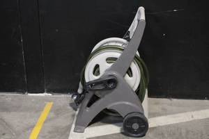 lot 30 image: Hosemobile Hose Reel Cart with Garden Hose and Nozzle