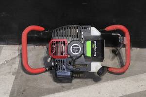 lot 38 image: Earthquake E43 43cc 2-Cycle Gas Engine Powerhead Auger