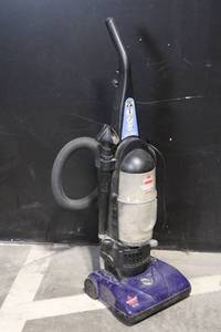 lot 40 image: Bissell PowerForce Bagless Upright Vacuum Cleaner Model 6583
