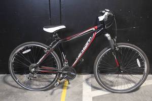 lot 50 image: Schwinn Trail Mountain Bike with Shimano Shifters