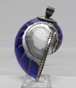 lot 12 image: Large Sterling Silver Ammonite  Nautilus Shell Pendant wBeautiful Blue Color
