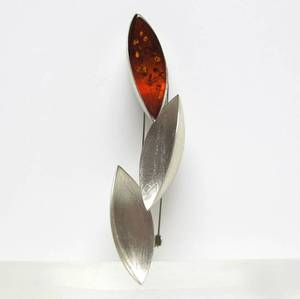 lot 19 image: Large Brushed Sterling Silver &amp Amber Sculptural Leaf Brooch