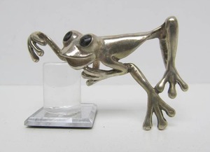 lot 40 image: Great Looking Larger Sterling Silver Happy Frog Pendant