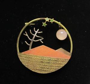 lot 46 image: Great Looking Round Brass Scenic Brooch wGemstone&nbsp