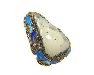 lot 47 image: Very Nice Carved Hardstone Enamel &amp Silver Brooch
