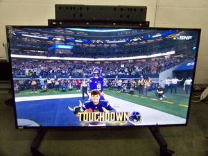 lot 46 image: 65 Samsung MD65C Direct Lit Commercial LED Display  Monitor