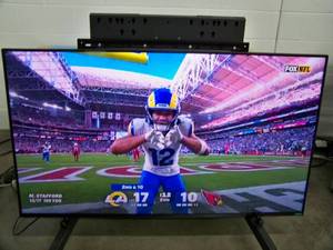 lot 4 image: 65 VIZIO M-Series Quantum M658-G1 Class HDR 4K Ultra HD (UHD) SMART Quantum Dot LED TV with HDMI Cable and Remote Control