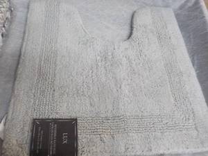 lot 26 image: High Expressions Quick Dri Hand Tow...