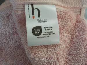 lot 52 image: Home Expressions Pink 27 x 52 Towe...