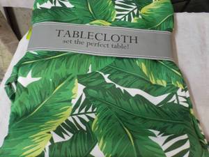 lot 68 image: 60 Round IndoorOutdoor Tablecloth...