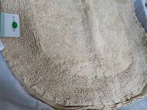 lot 74 image: Double Ruffle 24 x 40 Tan Bath Rug...