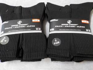 lot 195 image: 12 pair Wear Proof Black size 10-13...