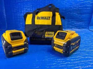 Dewalt - 2-6AH FLEXVOLT 2025 date codes , take charge. Appear lightly used w/ New Bag and new charger